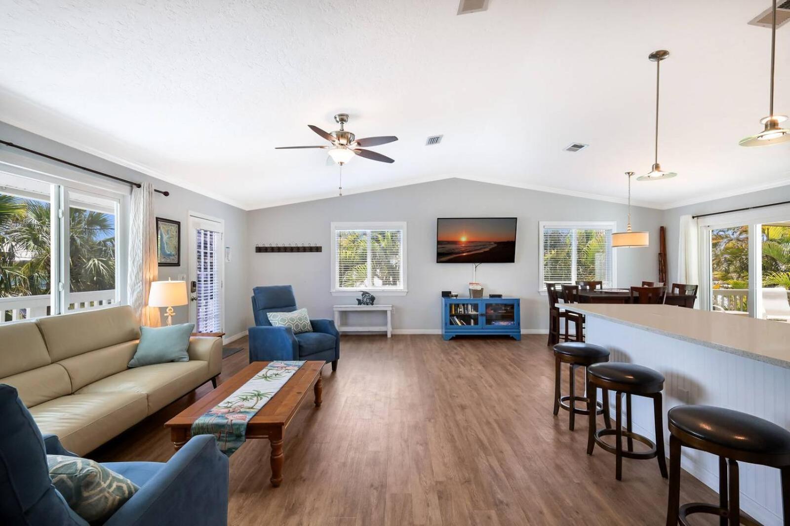 Island Girl West - Heated Pool Porches Beach Gear Walk To Beach Holmes Beach Exterior photo