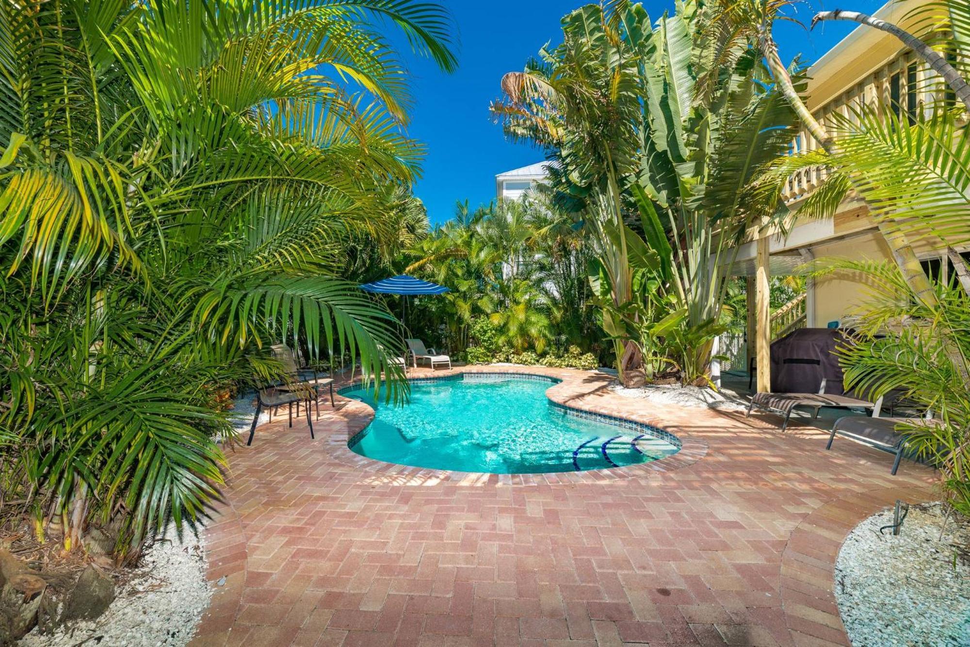 Island Girl West - Heated Pool Porches Beach Gear Walk To Beach Holmes Beach Exterior photo