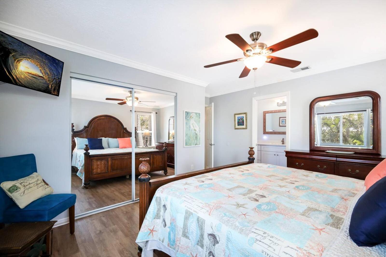 Island Girl West - Heated Pool Porches Beach Gear Walk To Beach Holmes Beach Exterior photo