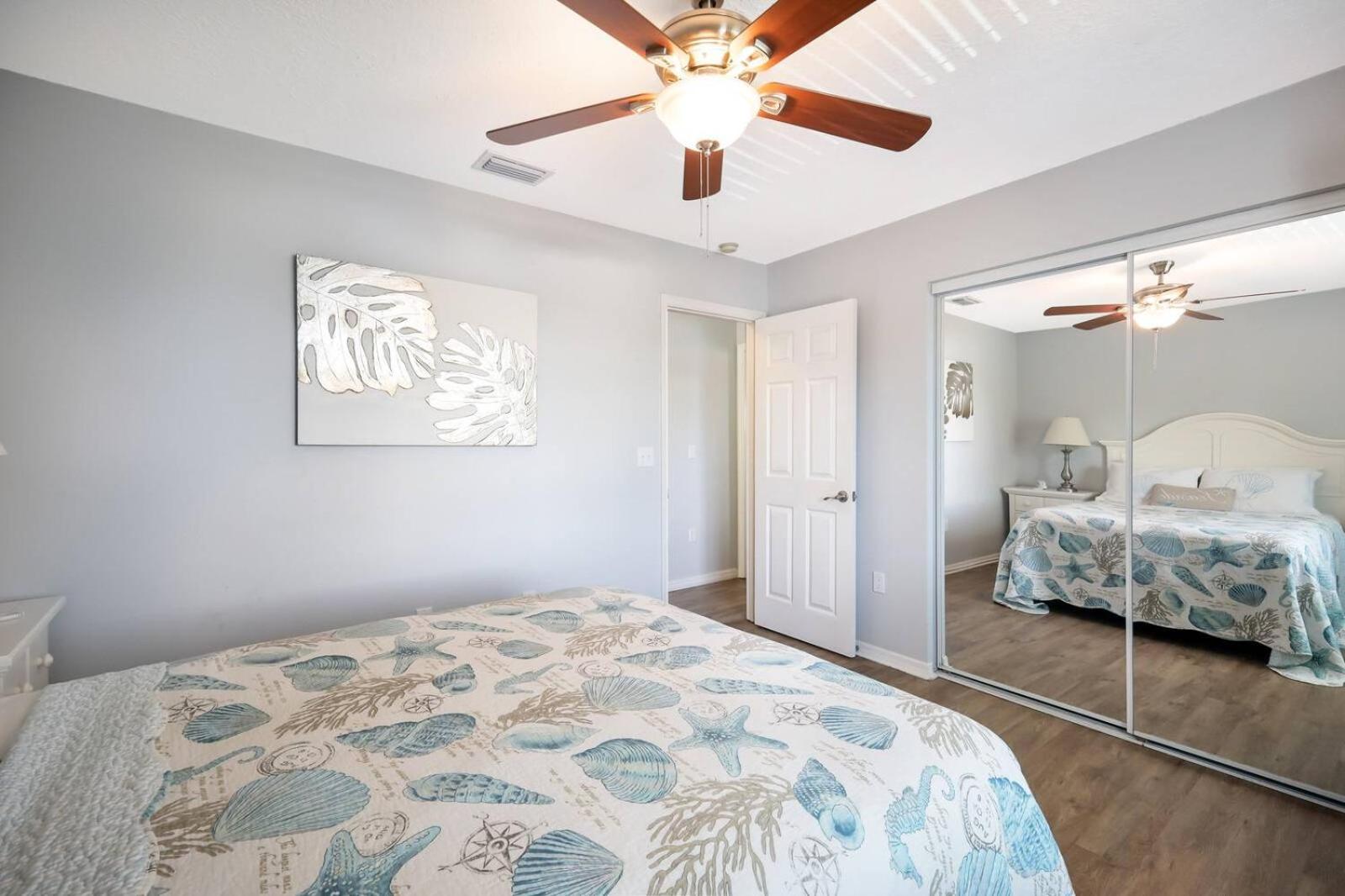 Island Girl West - Heated Pool Porches Beach Gear Walk To Beach Holmes Beach Exterior photo